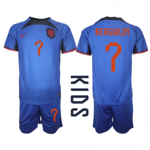 Nederland Steven Bergwijn #7 Bortedraktsett Barn VM 2022 Kortermet (+ Korte bukser) Nederland Steven Bergwijn #7 Bortedraktsett Barn VM 2022 Kortermet (+ Korte bukser)
